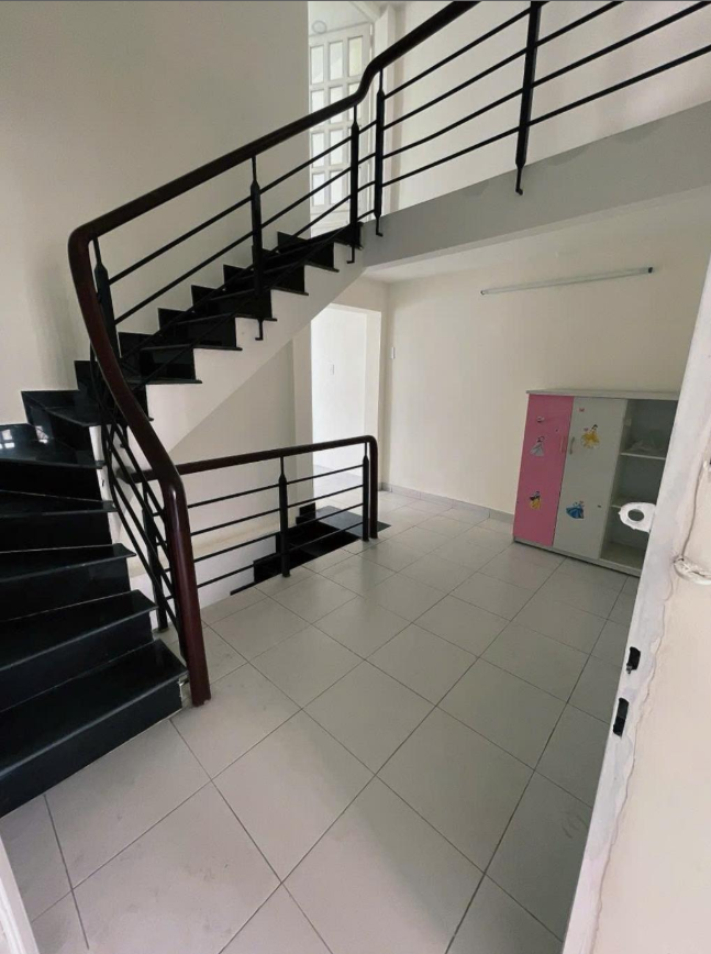 Bán nhà Đường Kênh Tân Hóa - 45m2 – 4 tầng- cách 20m ra mặt tiền- nhỉnh 4 tỷ.